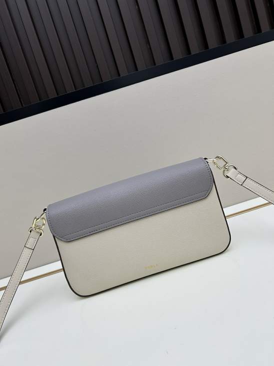Picture of Furla Handbags _SKUfw207747774fw